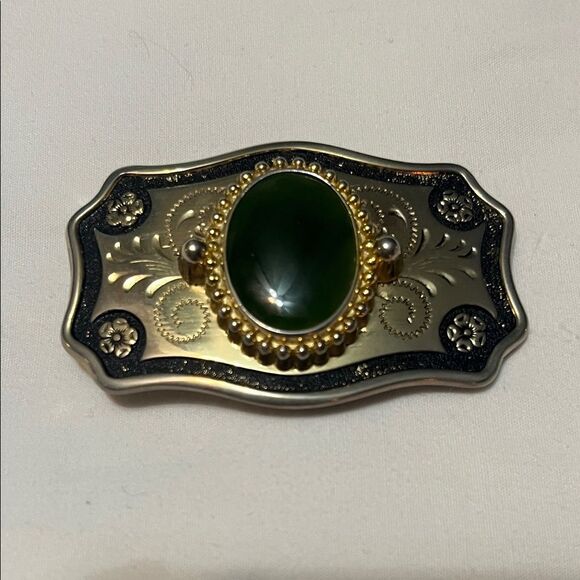 Vintage Western Etched Silvertone Goldtone Green Stone Jade? Belt Buckle 1970s? - Picture 1 of 7